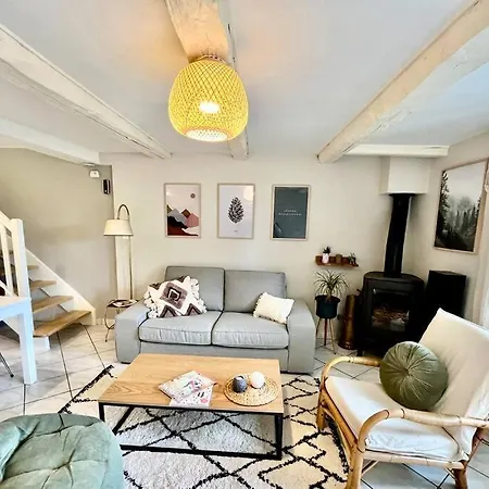 Maison De Village Nyaraló